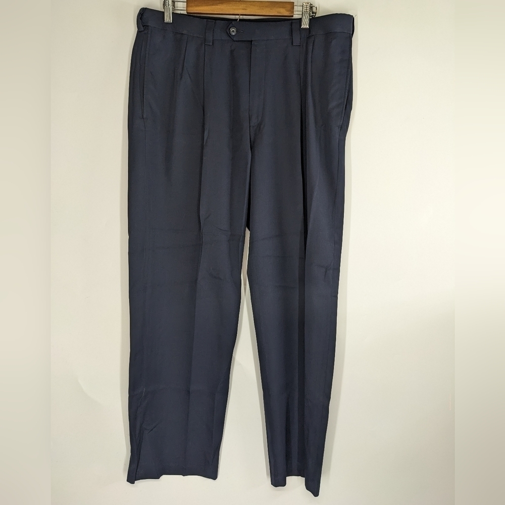 Men's HAGGAR Pleated Dress Pants
